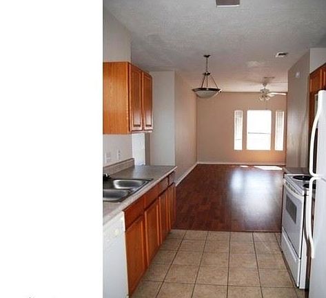 1502-maglothin-ct-bryan-tx-building-photo