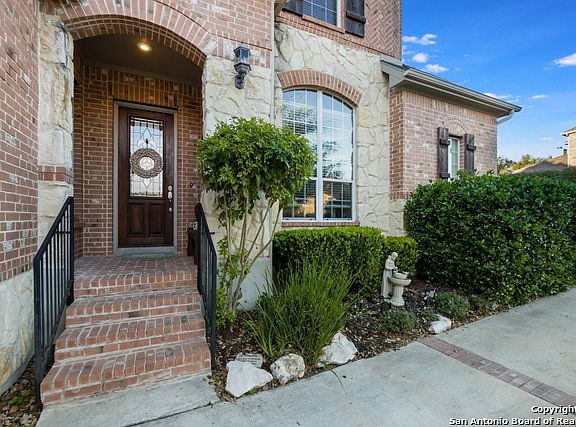 3rd image of 3427 Hilldale Point
