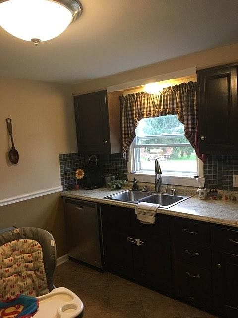 1st image of 165 Thorn Ave