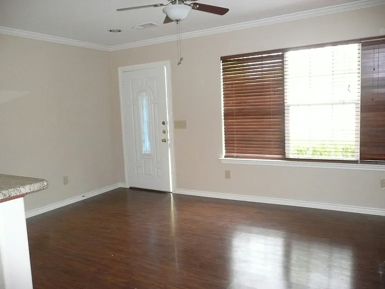 1406 Moran Dr — Photo 8