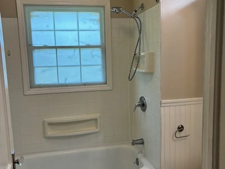 407 Janie St — Photo 23