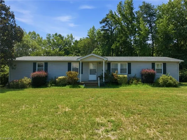 8405 Stafford Mill Rd, Oak Ridge, NC 27310