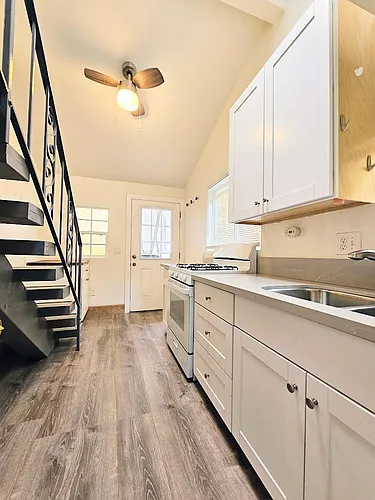 3814 Helix St #D Photo 1