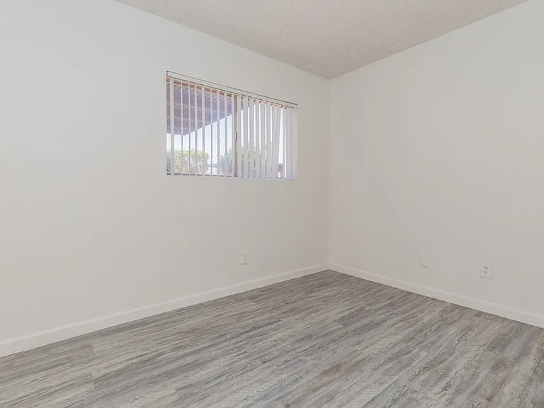 1325 W Guadalupe Rd — Photo 39