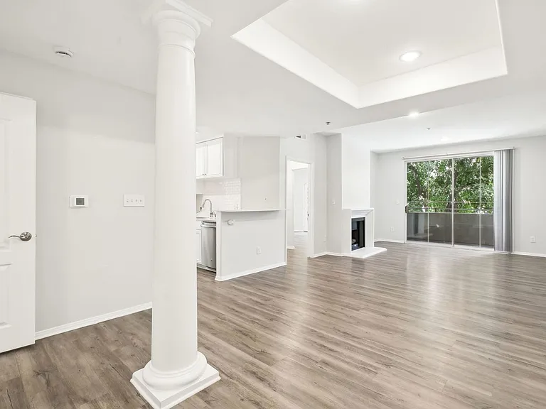 2245 Beverly Glen — Photo 111