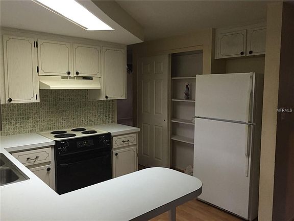 4th image of 3111 Merita Dr