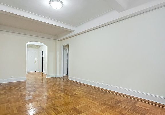 3rd image of 3 E 66th St APT 6C