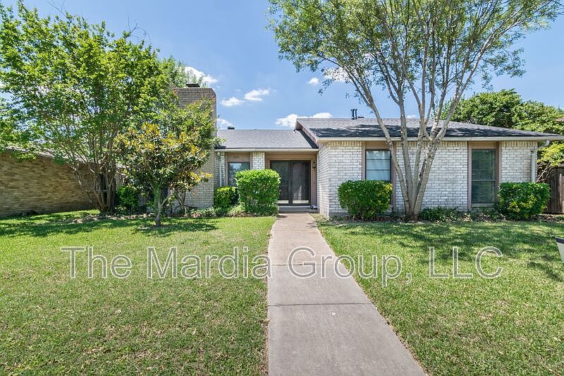 1st image of 3314 Ridgemoor Dr