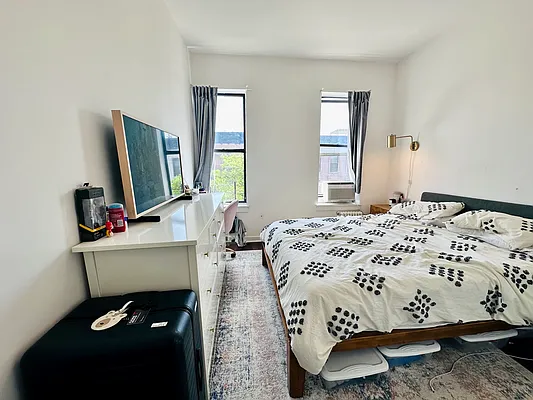 Rented by Zjama Realty Corp | media 6