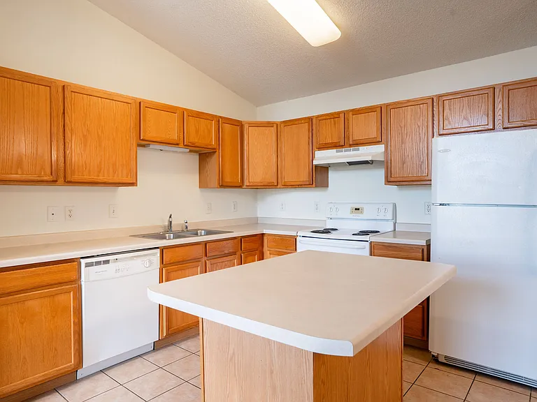 Bismarck, ND Sierra Ridge Apartments | 32C | Kitchen