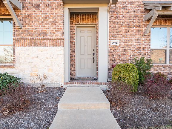 3rd image of 3962 Sukay Dr