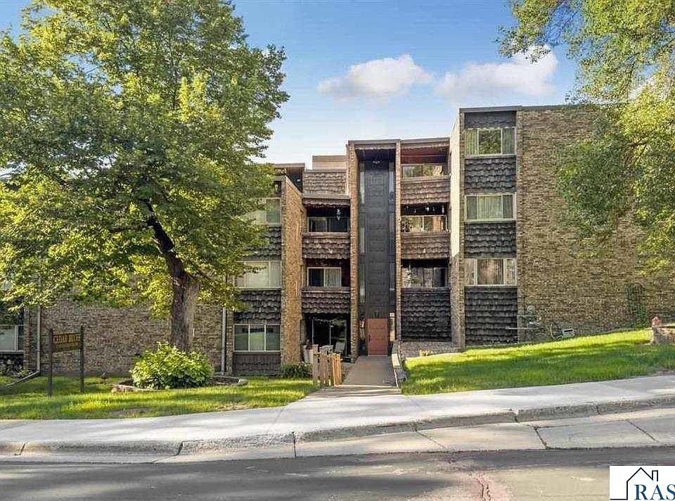 1st image of 100 Cedar St APT 211