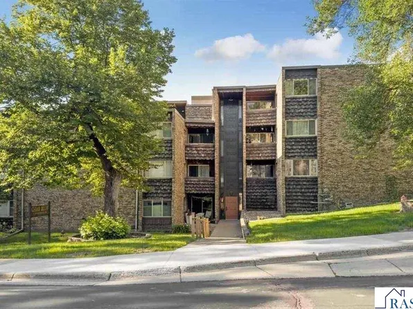 100 Cedar St APT 211, Mankato, MN 56001