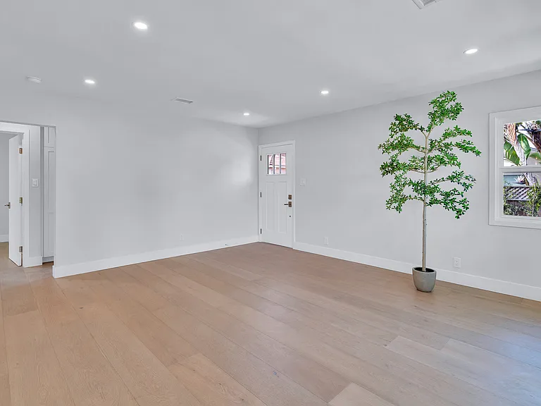 1022 Grant St #A — Photo 3