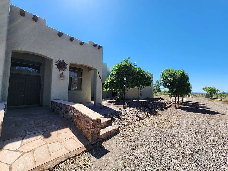 1050 W Rochin Rd — Photo 9