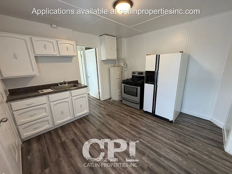 275 Baltimore St — Photo 6