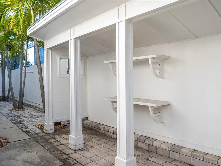 2710 Hibiscus Dr W — Photo 51