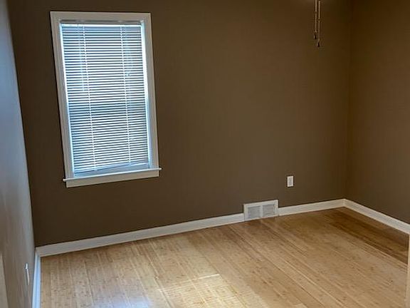 4th image of 21715 Brittany Ave