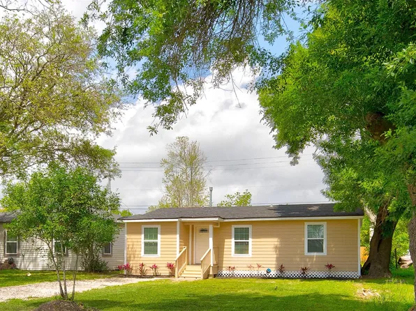 100 18th Ave N, Texas City, TX 77590