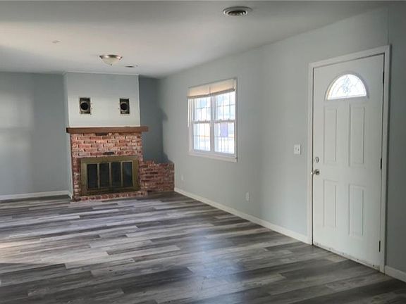 3rd image of 709 E Lincoln St