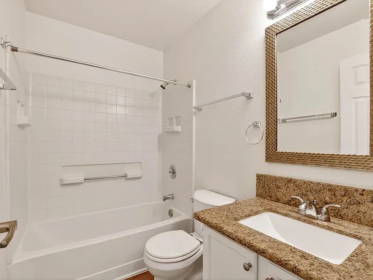 5213 Laguna Park Dr — Photo 25