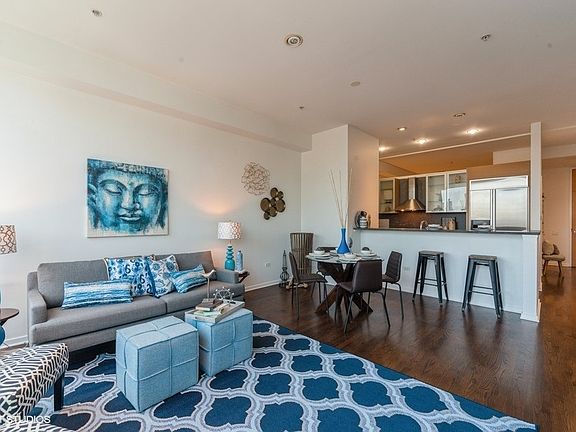 5th image of 500 W Superior St Unit 1107