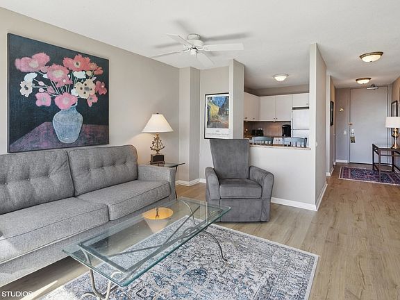 4th image of 405 N Wabash Ave Unit 3906
