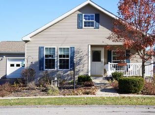 4 Peach Ln, Gansevoort, NY 12831