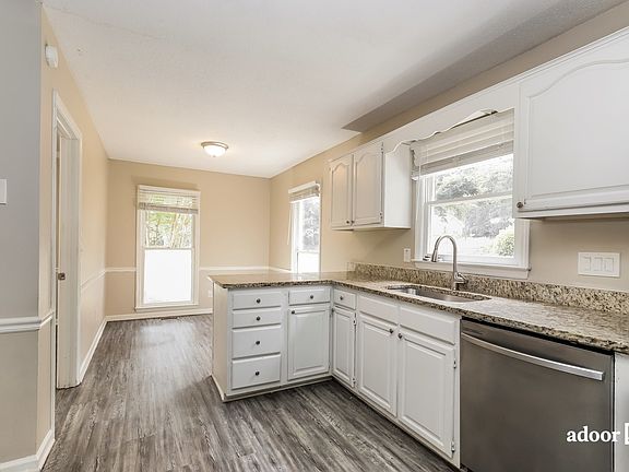 4th image of 6321 Cardinal Wood Dr