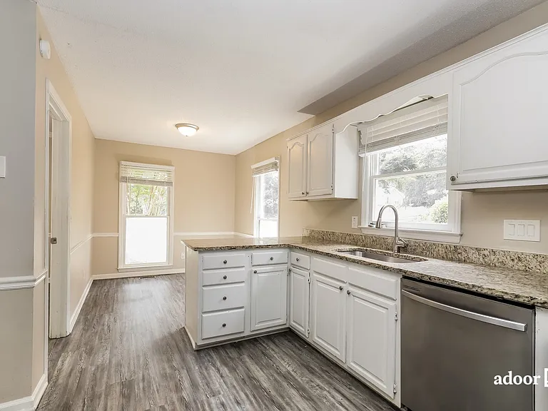 6321 Cardinal Wood Dr — Photo 4