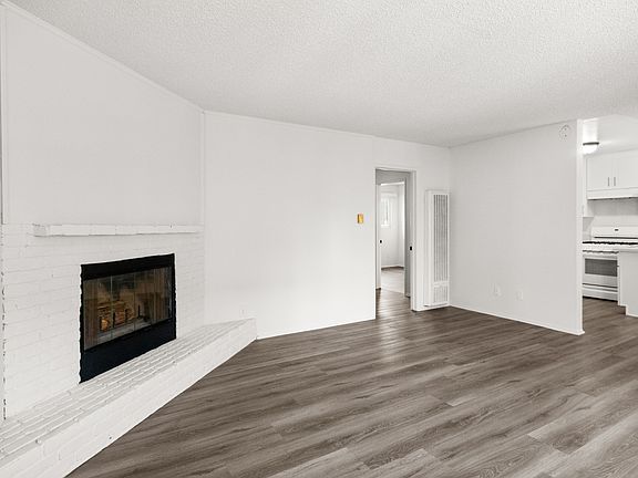 3rd image of 814 E Grand Ave APT 5