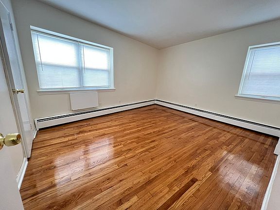 5th image of 415 Kearny Ave #1B