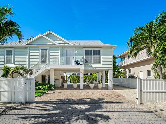 2nd image of 190 Gulfview Dr