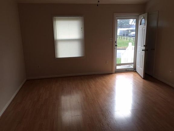 4th image of 3112 Oaklawn Ave NW