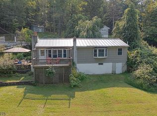 3 Hillside Ter, Andover, NJ 07821