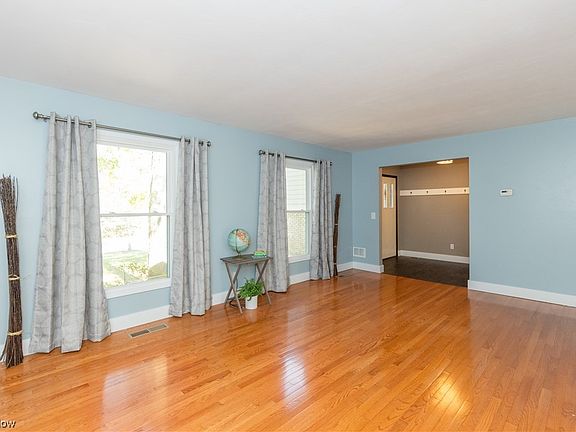 5th image of 209 Parkview Dr