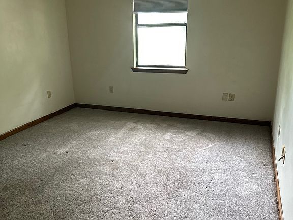4th image of 2022 Virginia Dr #2022