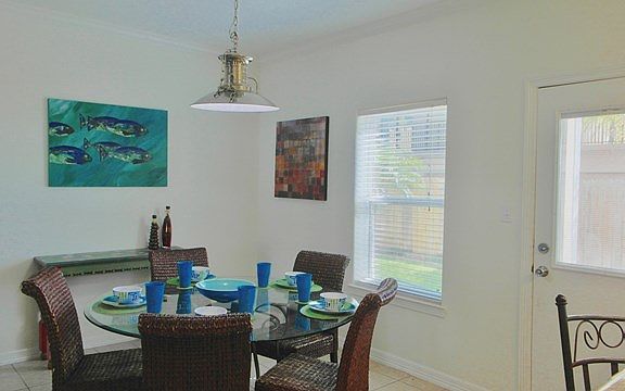 4th image of 105 E Tarpon St #3