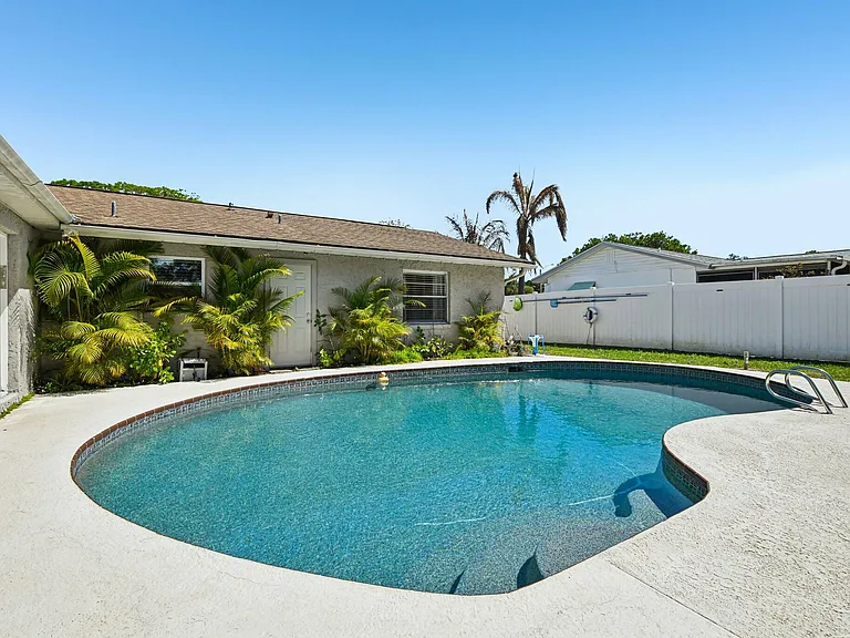 1795 Dogwood Dr — Photo 42