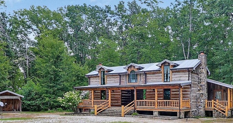 1st image of 560 Ridge Top Dr