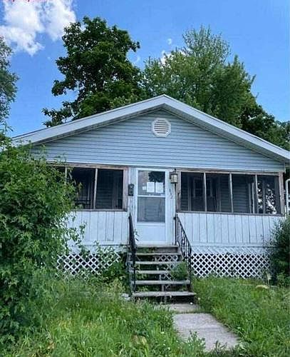 1st image of 832 N 22nd St