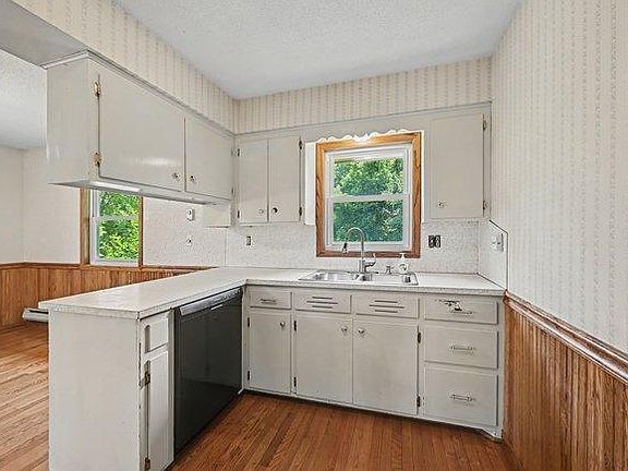 5th image of 10895 Bechtold Rd