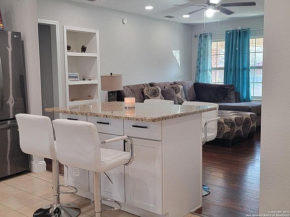 5th image of 4611 Creekmoor Dr