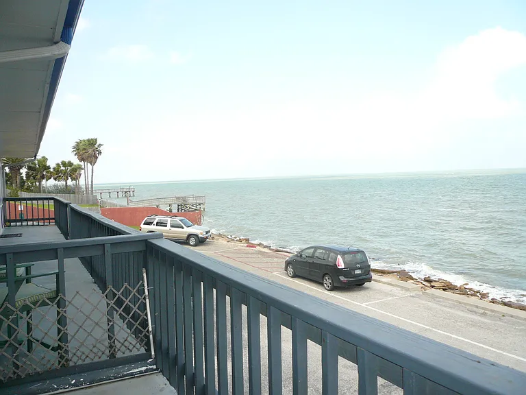 3402 Ocean Dr #33 — Photo 6