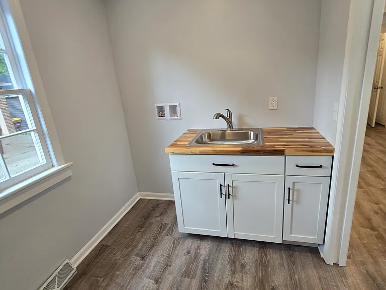216 Robert Ave — Photo 17