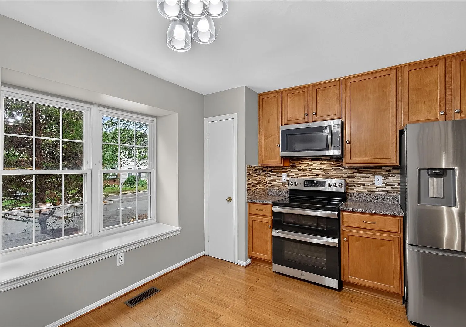 Beautiful townhome in Lorton! — Photo 4