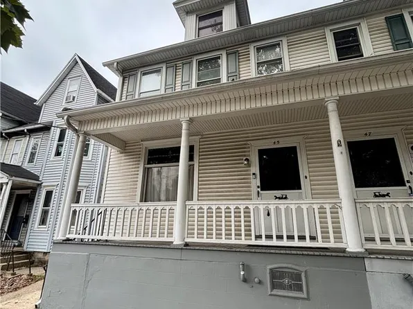 45 N Broad St, Nazareth, PA 18064