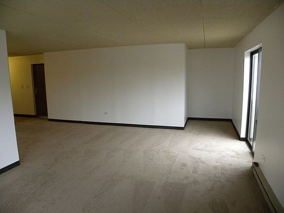 5th image of 1700 Wedgewood Dr APT 218