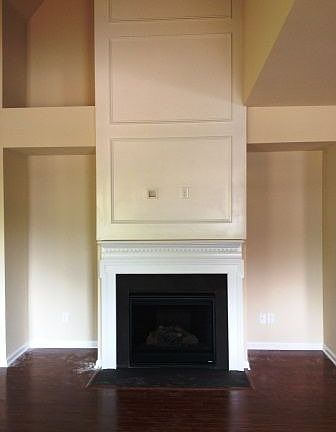 3rd image of 240 Comiskey Park Cir