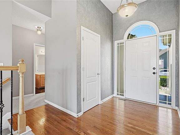 2nd image of 615 Seaton Blvd